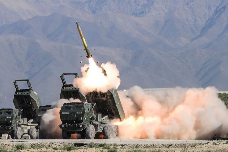 Ukraina Konfirmasi Gunakan Rudal HIMARS AS untuk Hancurkan Jembatan Kursk Rusia