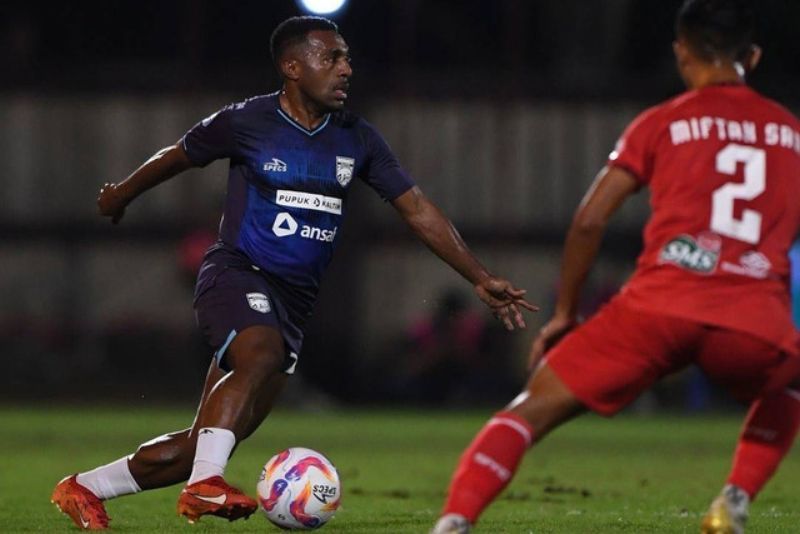 Semen Padang melawan Borneo FC pada pertandingan Liga 1 di Stadion PTIK, Jakarta, Senin (12/8/2024)