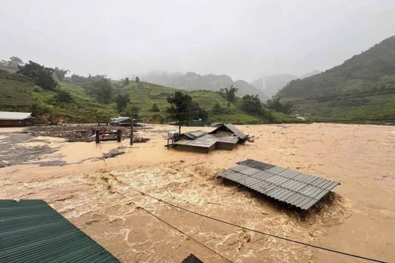 Penampakan Kota Hanoi Vietnam yang Terendam Banjir Akibat Topan Yagi