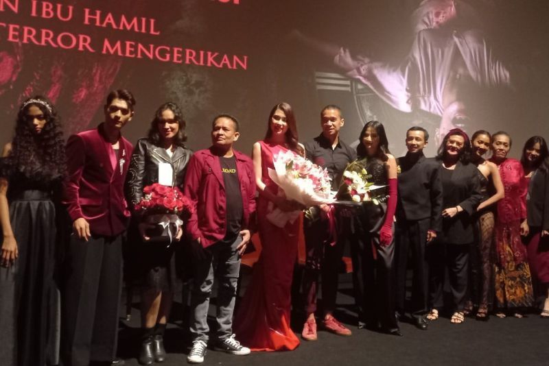 Sinopsis Film Horor Malam Keramat, Debut Horor Frederika Cull