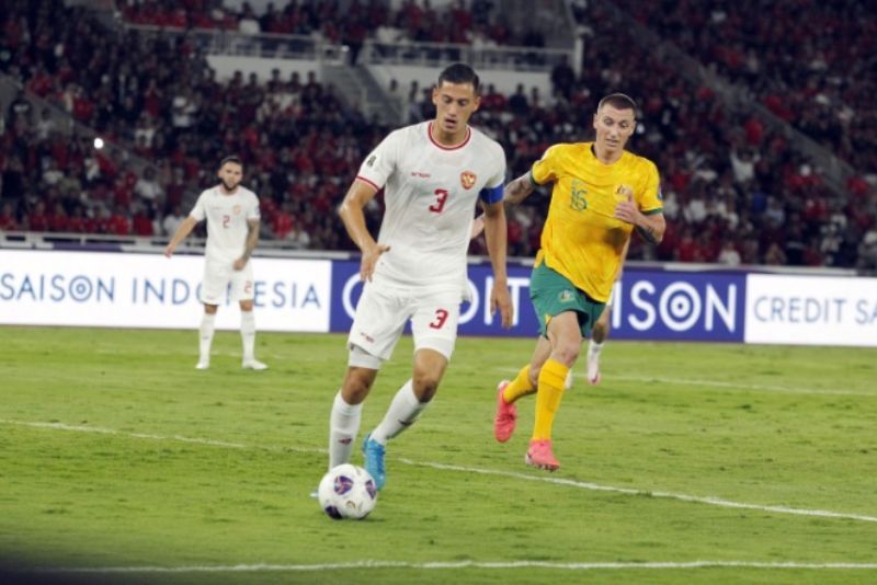 Jay Idzes di laga Timnas Indonesia vs Australia