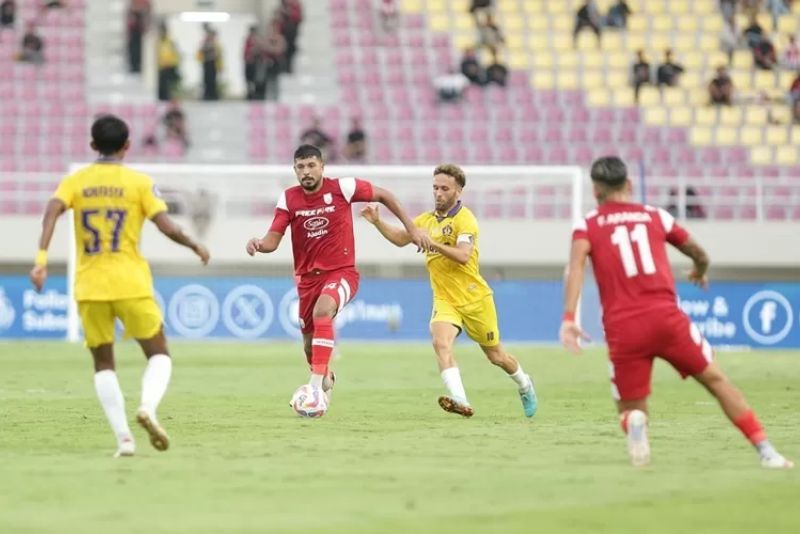 Persis Solo vs Persik Kediri di Liga 1 2024-2025