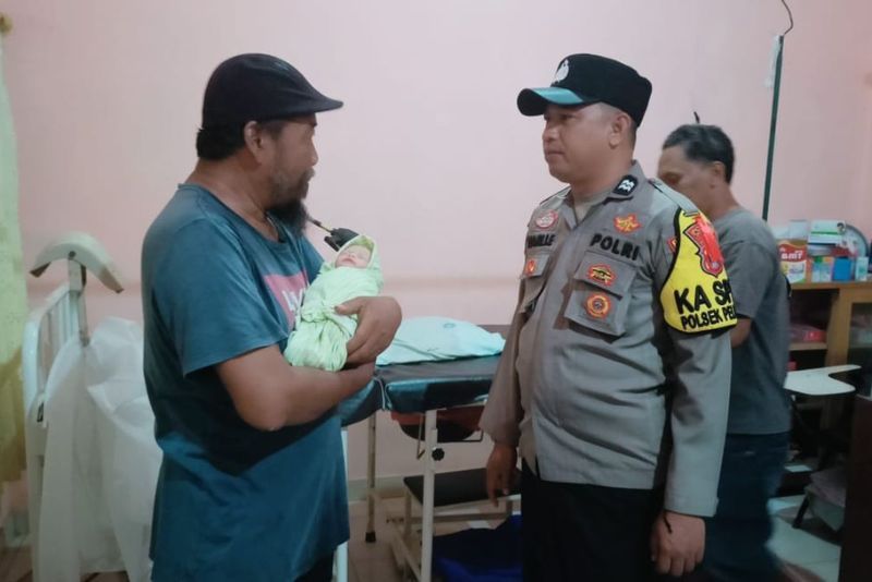 Bayi ditemukan warga di bawah pohon bambu