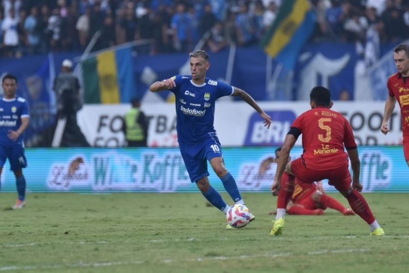 Tyronne del Pino di laga Persib Bandung vs Persija Jakarta