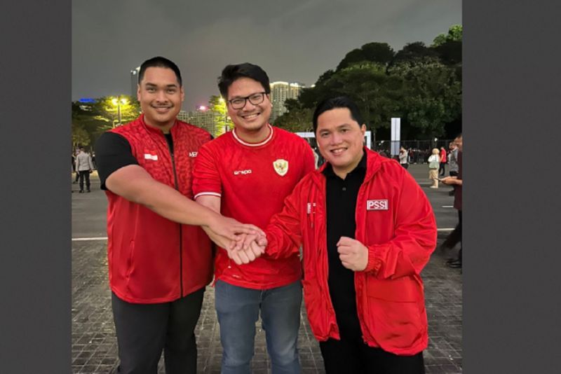 Sekjen FFI Michael Sianipar (tengah) pastikan FFI dapat dukungan dari Menpora Dito dan Erick Thohir