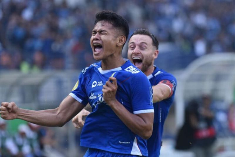 Persib Bandung vs Persija Jakarta di Liga 1 2024-2025