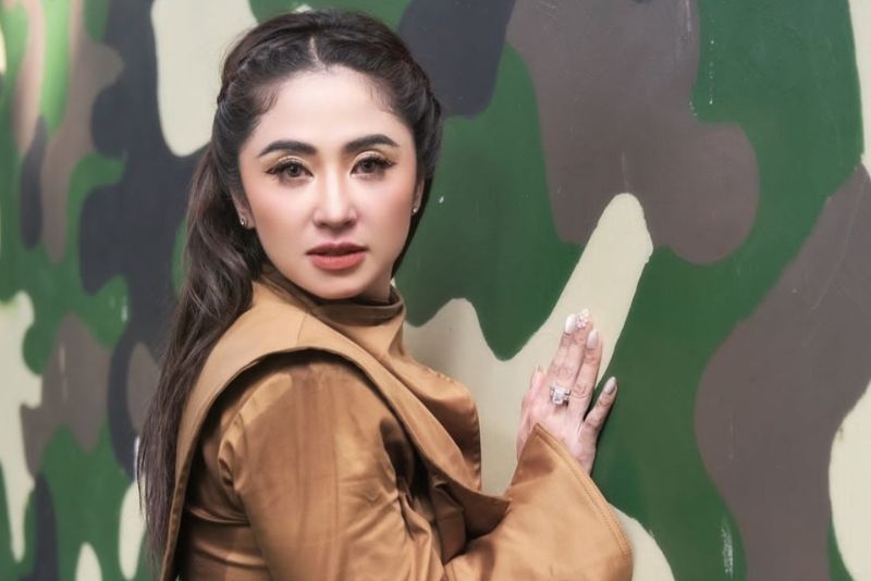 Dewi Perssik Ngamuk Usai Dituding Ikut Komentari Masalah Nikita Mirzani dan Lolly