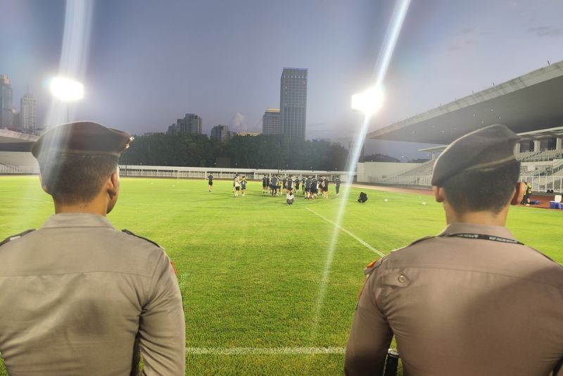 Latihan Timnas Indonesia dijaga ketat pihak Kepolisian di Stadion Madya GBK