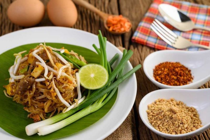 7 Makanan Halal Khas Thailand yang Rasanya Mirip Masakan Indonesia