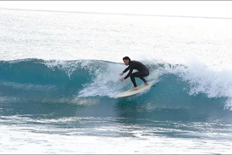 Memburu Ombak di Surga Peselancar Dunia, Pesona di Ujung Indonesia