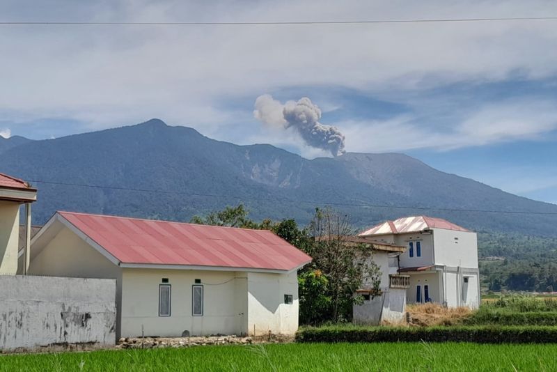 Gunung Marapi Kembali Meletus