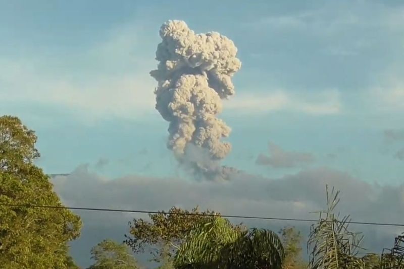 Gunung Marapi meletus pada 26 oktober 2024