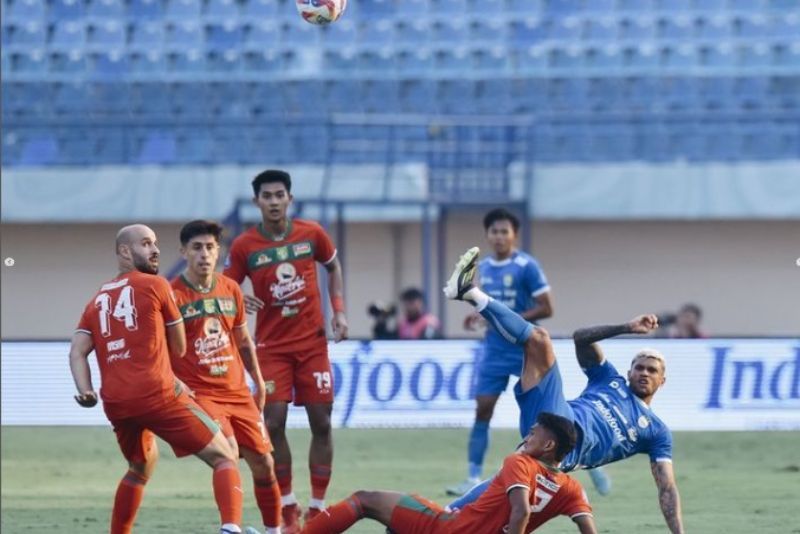 Persib Bandung menang 2-0 atas Persebaya Surabaya