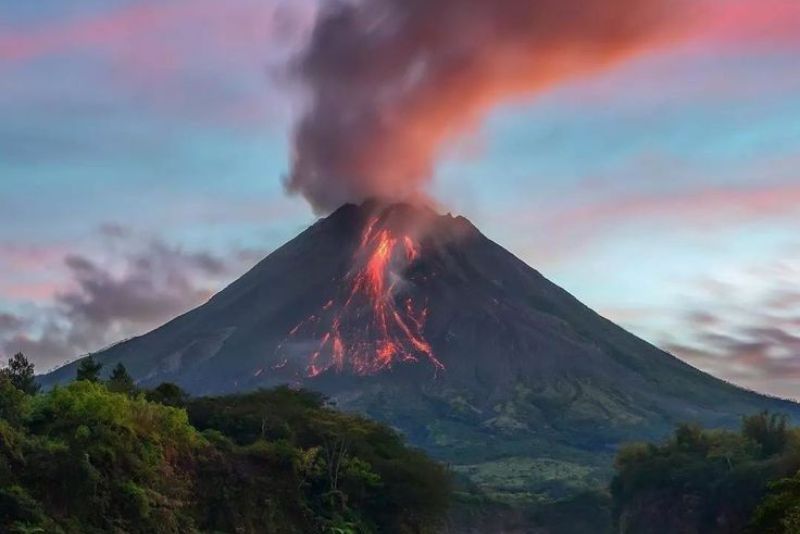 Gunung Merapi Indonesia