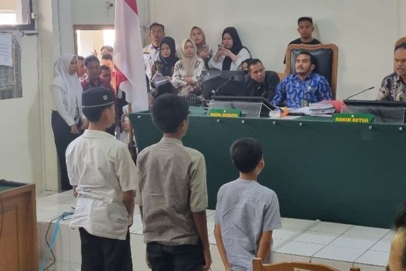 3 Terpidana Kasus Pembunuhan Kuburan Cina Minta Dibebaskan Prabowo