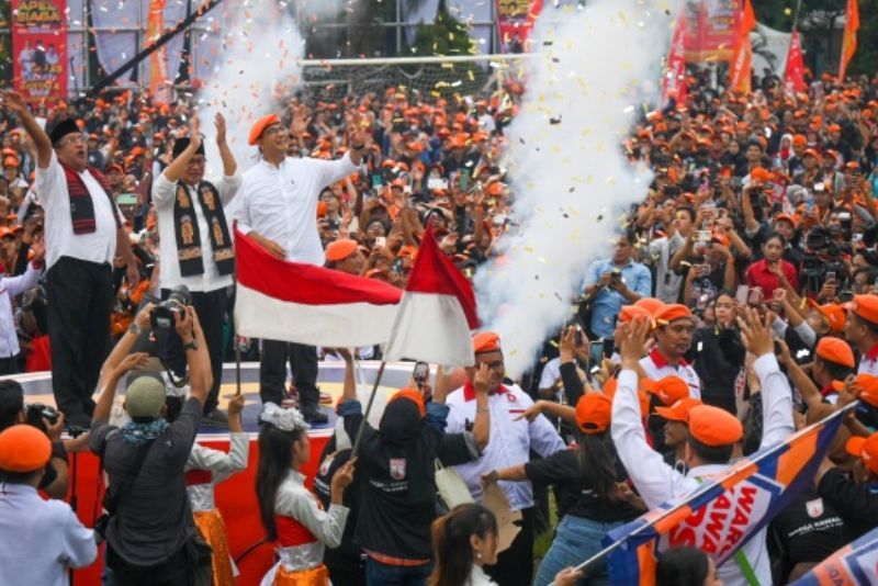 Pakai Baret Oranye, Anies Resmi Dukung Pramono-Rano Pada Pilgub Jakarta