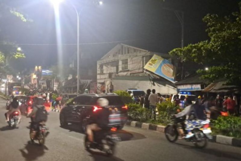 Tronton Rem Blong Seruduk Toko di Turunan Silayur Semarang, 2 Meninggal