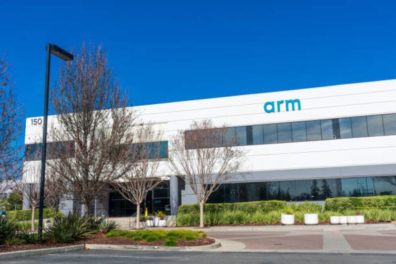 Simak Proyeksi Bisnis Arm Holdings di Era Booming Teknologi AI