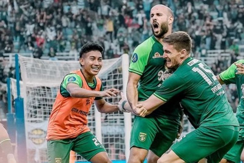 Persebaya Surabaya menang 2-1 atas Persija Jakarta