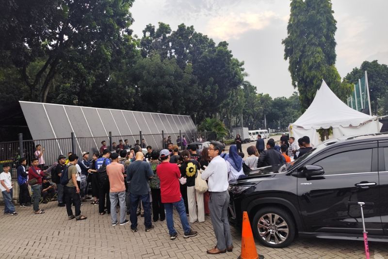 Fans memadati Lapangan A GBK tempat Timnas Jepang berlatih