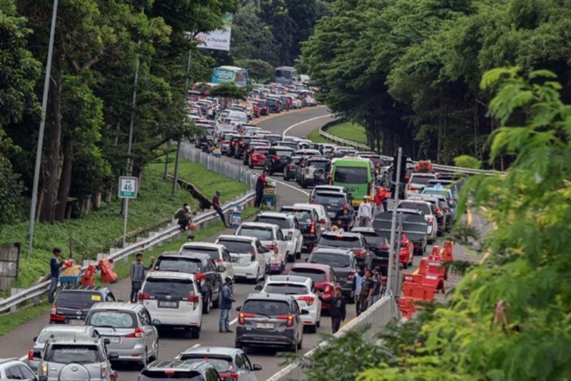 Cegah Macet ke Puncak, Kemenhub Siapkan Bus Bersubsidi