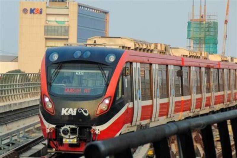 Malam Tahun Baru, LRT Jabodebek Layani Perjalanan Hingga Dini Hari