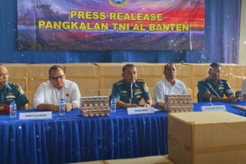 TNI AL Gagalkan Penyeludupan Rokok Ilgela Rp9,6 M di Merak