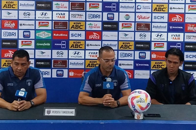 Pelatih Persita Tangerang Fabio Lefundes menganganggap kemenangan Persib Bandung hanya beruntung