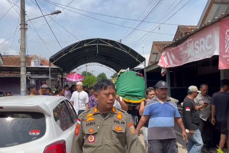 Korban tewas miras saat hendak dimakamkan