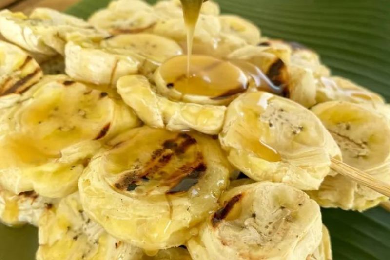 Thai Grilled Bananas With Coconut Caramel Sauce