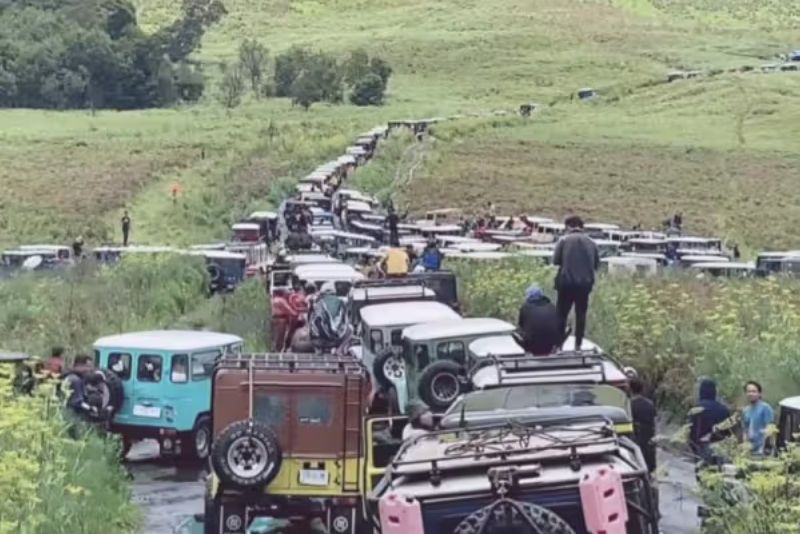 Viral Jalur Gunung Bromo Macet Parah Saat Libur Panjang