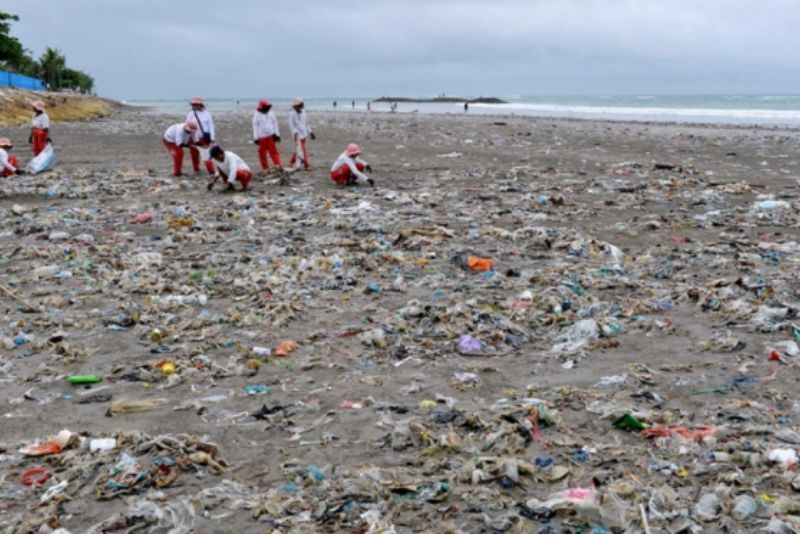 Upaya Komunitas Bersihkan Bali dari Sampah Plastik