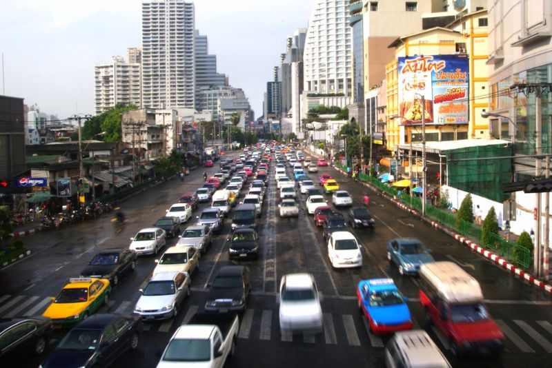 Bosan Macet dan Polusi, Thailand Gratiskan Transportasi Umum