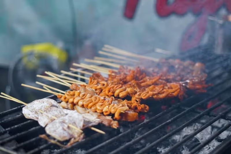 Kenapa Tahun Baru Identik dengan Bakar-Bakar? ini Alasannya!