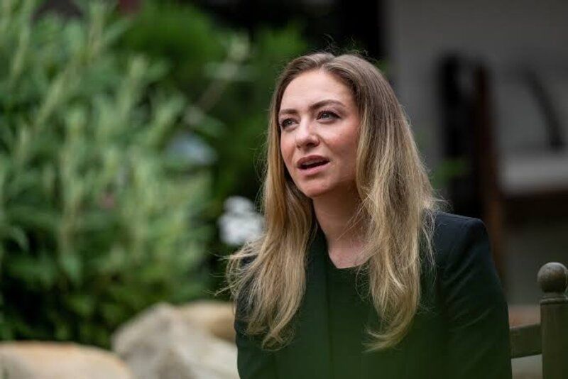 Whitney Wolfe Herd Kembali Sebagai CEO Bumble: Apa yang Mendorong Perubahan Besar Ini?