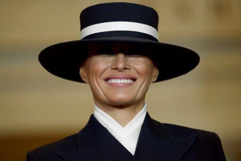 Pesona dan Kontroversi: Topi Melania Trump di Pelantikan Donald Trump