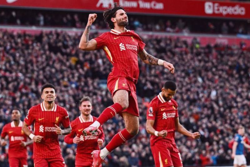 Liverpool memperpanjang catatan kemenangannya menjadi 16 kali setelah membekuk Ipswich Town dengan skor 4-1 di Stadion Anfield, Sabtu (25/1/2025) malam WIB