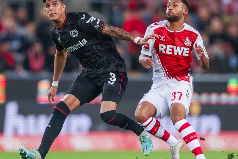 Pemain Bayer Leverkusen merayakan kemenangan atas FC Cologne di DFB-Pokal.