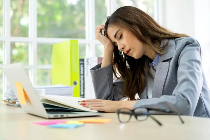 Waspadai fatigue 8 Tanda Kelelahan Kronis yang Mengintai Para Pekerja Modern