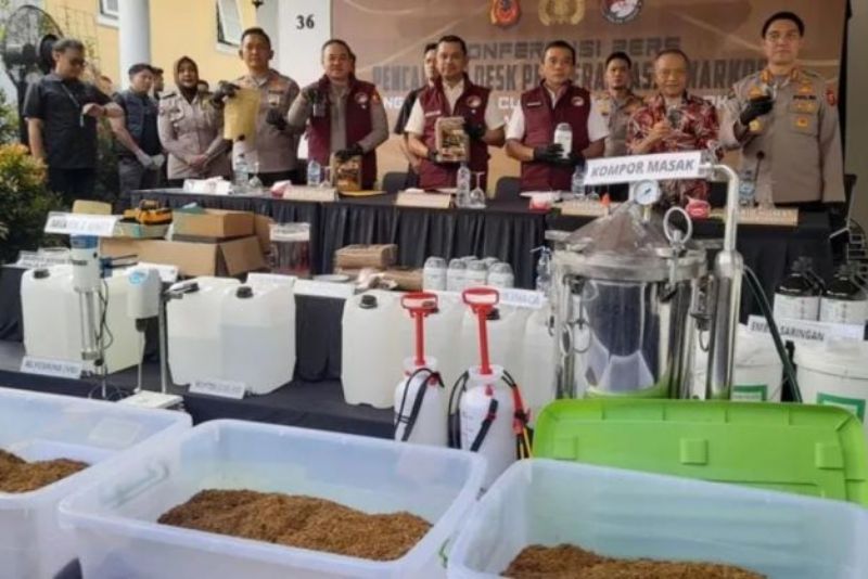 Geger! Polres Bogor Membongkar Laboratorium Narkoba Terselubung di Sentul, Sita 1 Ton Barang Bukti