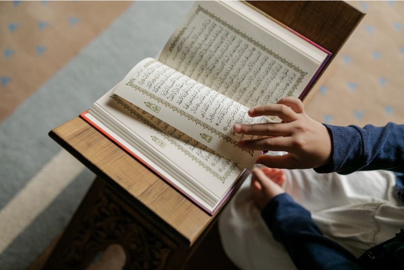 Keutamaan Membaca Al-Quran