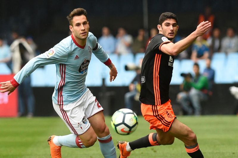 Pemain Valencia merayakan gol ke gawang Celta Vigo