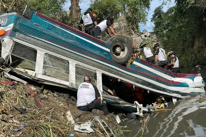 Bus terjun ke jurang di Guatemala