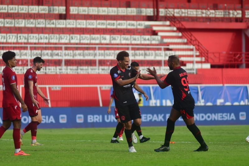 Laga Arema FC vs PSM Makassar berakhir 1-1 di Liga 1 2024-2025