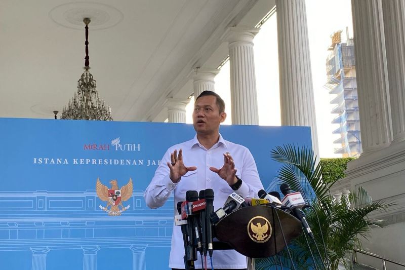 Menteri Koordinator Bidang Infrastruktur dan Pembangunan Kewilayahan Agus Harimurti Yudhoyono (AHY) di Kompleks Istana Kepresidenan, Jakarta Pusat, Rabu (12/3/2025).