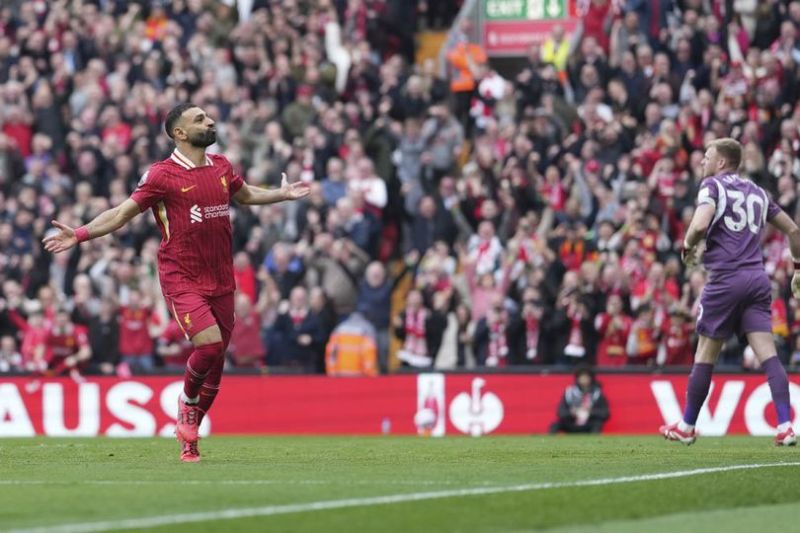 Selebrasi gol Mohamed Salah pada laga Liverpool vs Soton di pekan ke-28 Premier League 2024/2025 (c) AP Photo/Jon Super