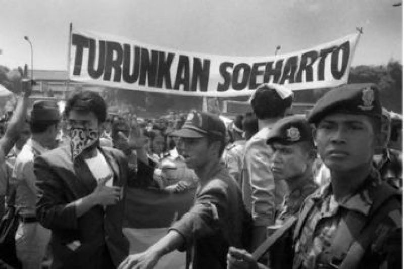 Dampak Moneter 1998 di Indonesia