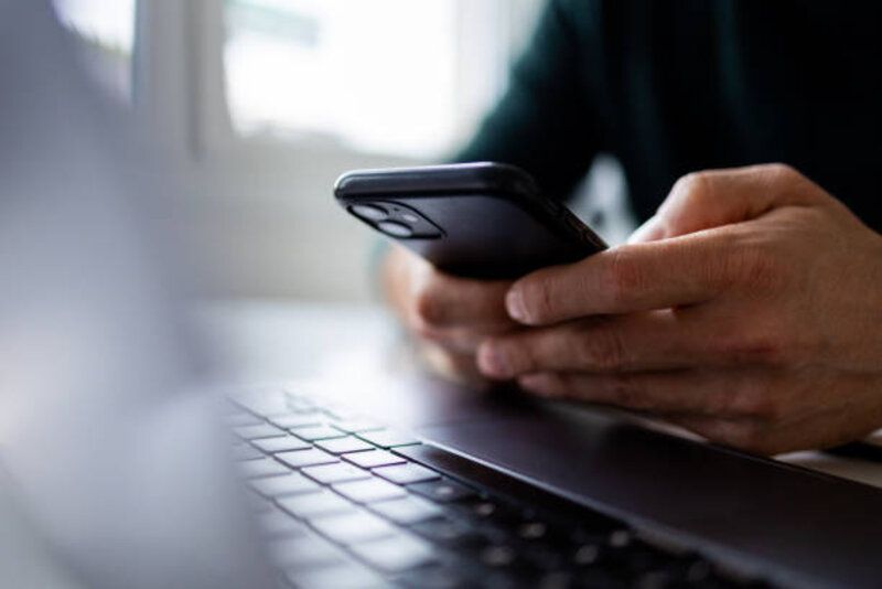 Masa Depan Tanpa Smartphone? Ini 5 Teknologi Canggih yang Siap Menggantikan Ponsel di Tahun 2030