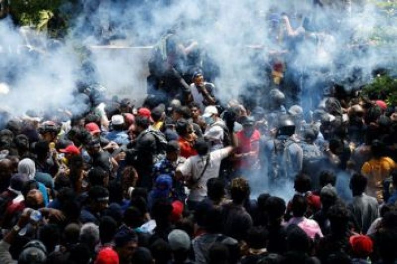 Potret aksi protes terhadap krisis ekonomi di sri langka