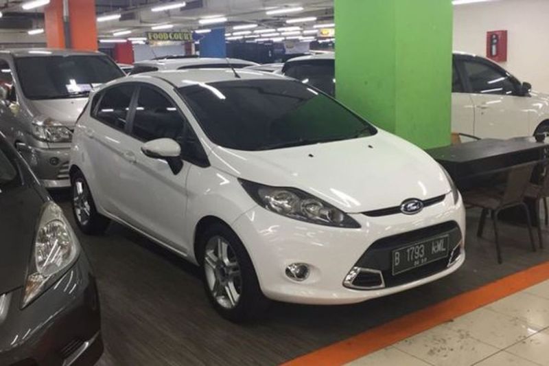 Ford Fiesta di bursa mobil bekas MGK Kemayoran(Febri Ardani/Otomania.com)